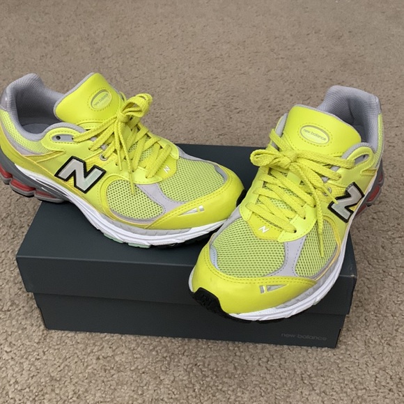 New Balance 2002 R (Neon Green) - Picture 5 of 6